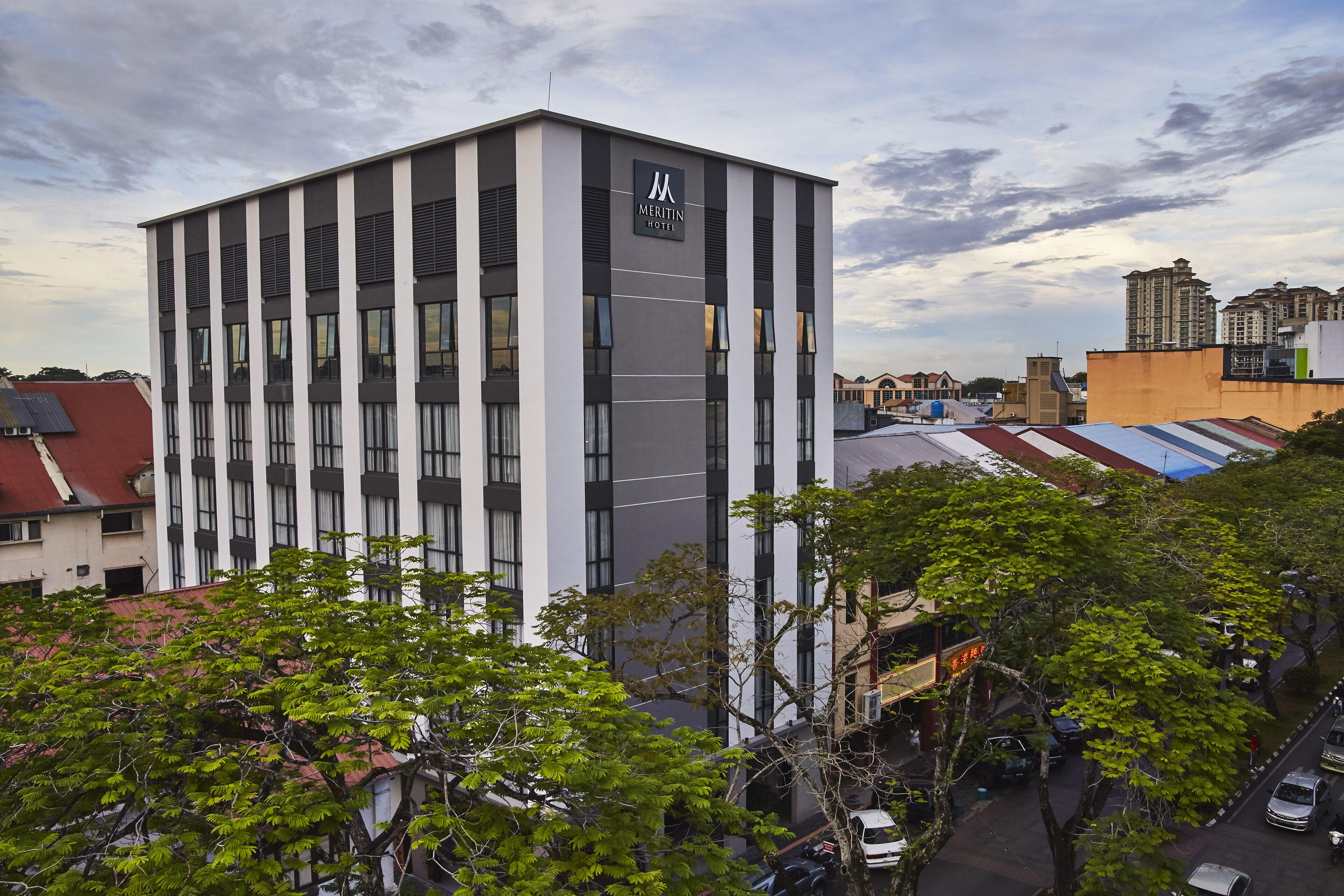 Staying in Kuching Waterfront: 5 Central Hotels Compared