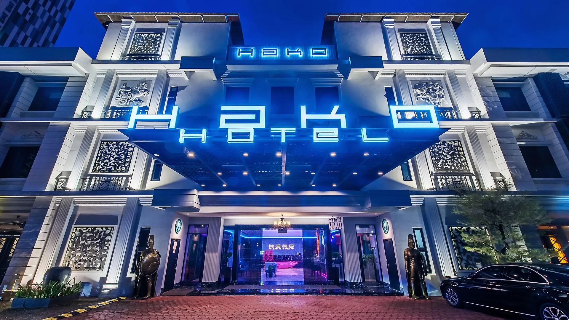 Where to Stay Near Sultan Ibrahim Building: 5 Central Hotels